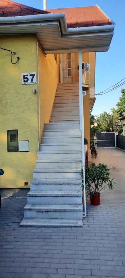 Hi-Bp Garden City Batsanyi Apartment 3 Rooms, Apartment Upstairs Near The City Train With Free Parking Budapeşte Dış mekan fotoğraf