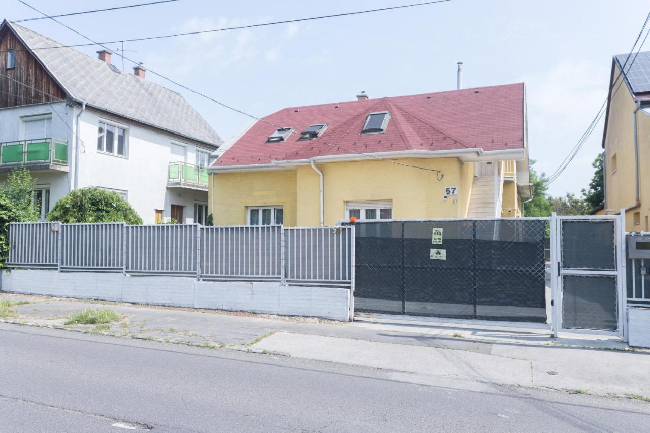 Hi-Bp Garden City Batsanyi Apartment 3 Rooms, Apartment Upstairs Near The City Train With Free Parking Budapeşte Dış mekan fotoğraf